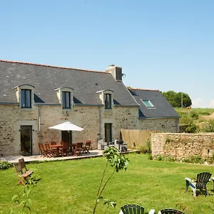  Hébergement de vacances Les écuries Du Nevez France